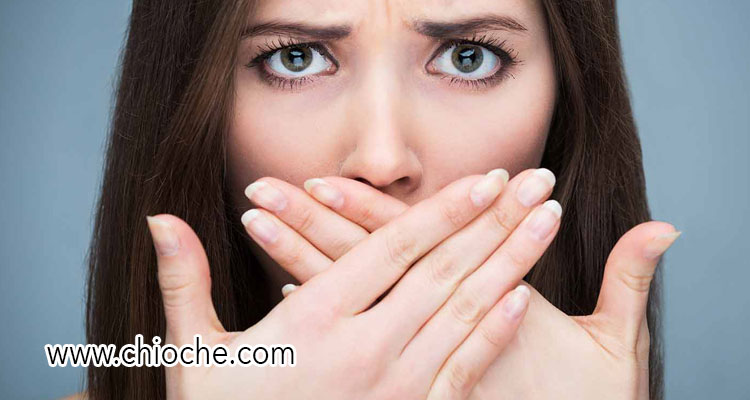 ۱۲ درمان خانگی برای رفع بوی بد دهان